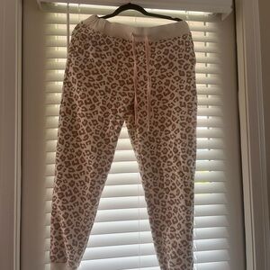 PRE OWNED UGG Cream Ribbed Waistband JOGGERS (size L)